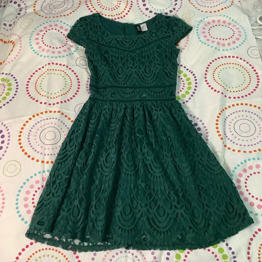 H&M Divided lace green dress